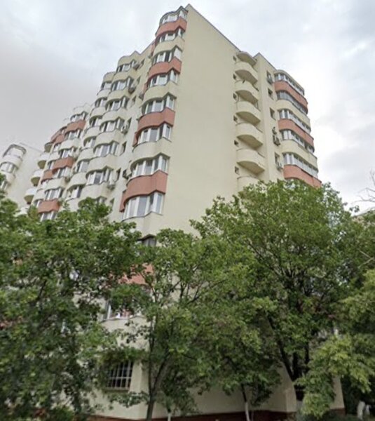 Lacul Tei, Maica Domnului vav Parc Tei,